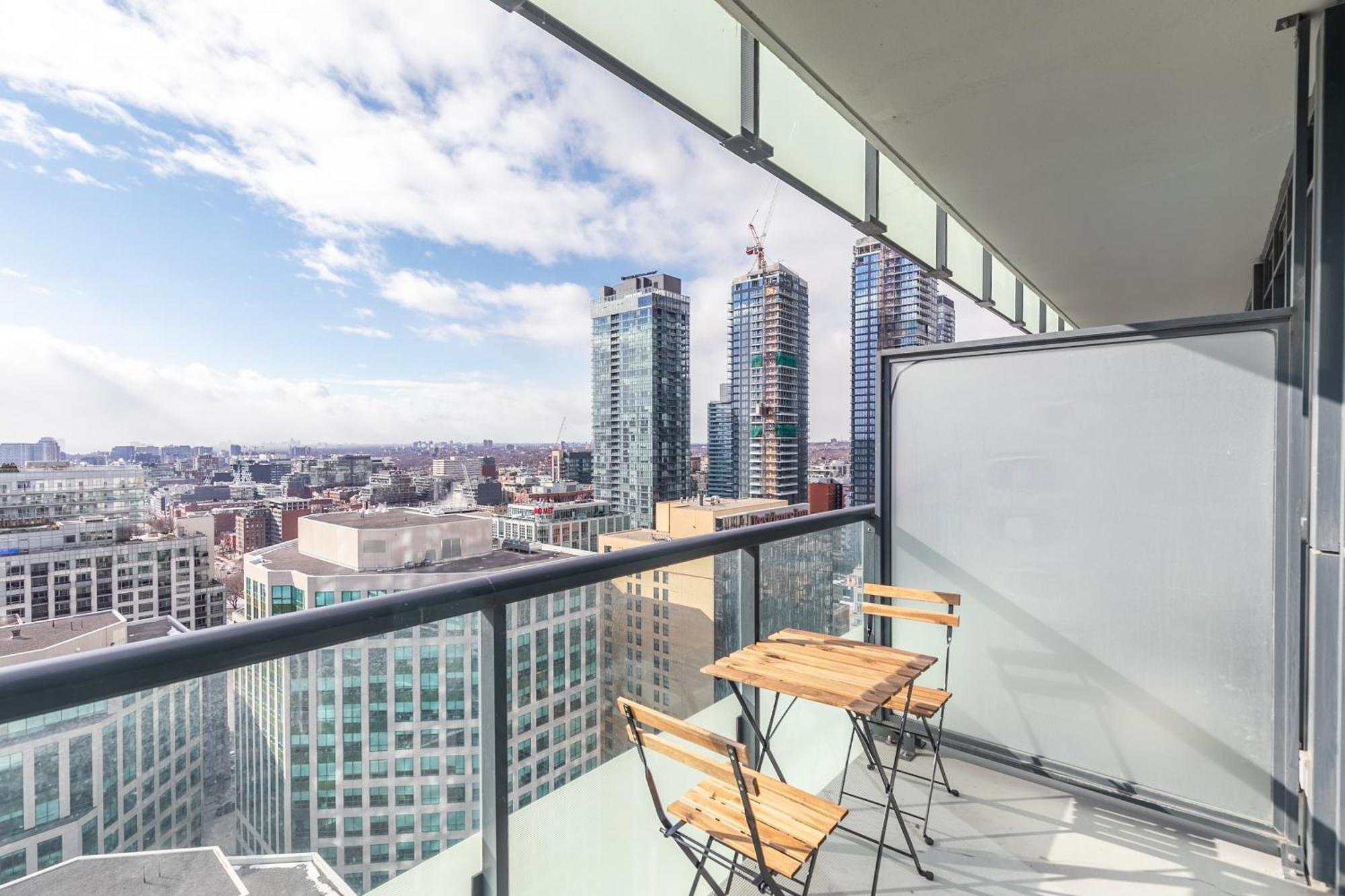 Globalstay Modern Downtown Apartment Toronto Exterior photo