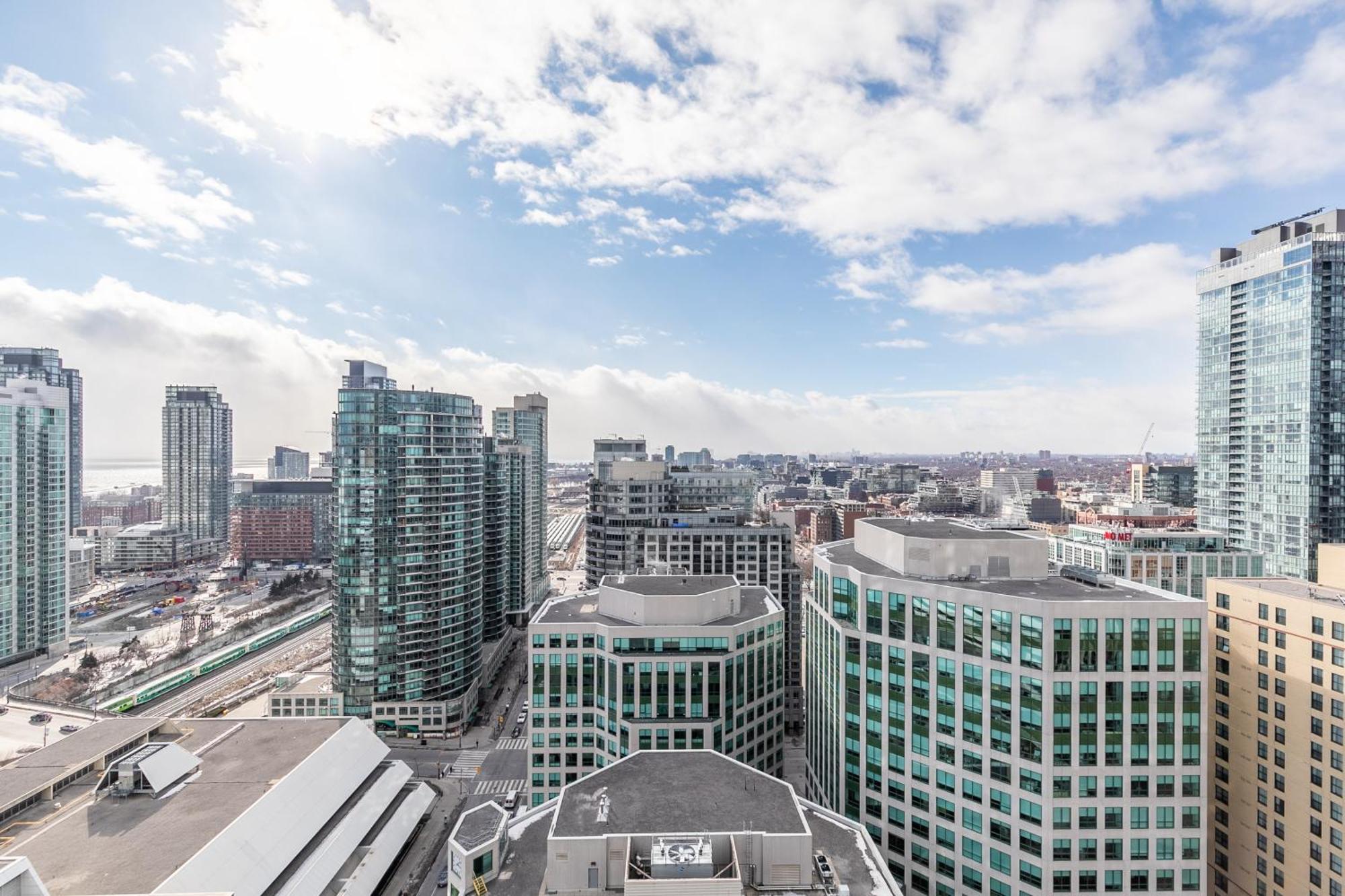 Globalstay Modern Downtown Apartment Toronto Exterior photo