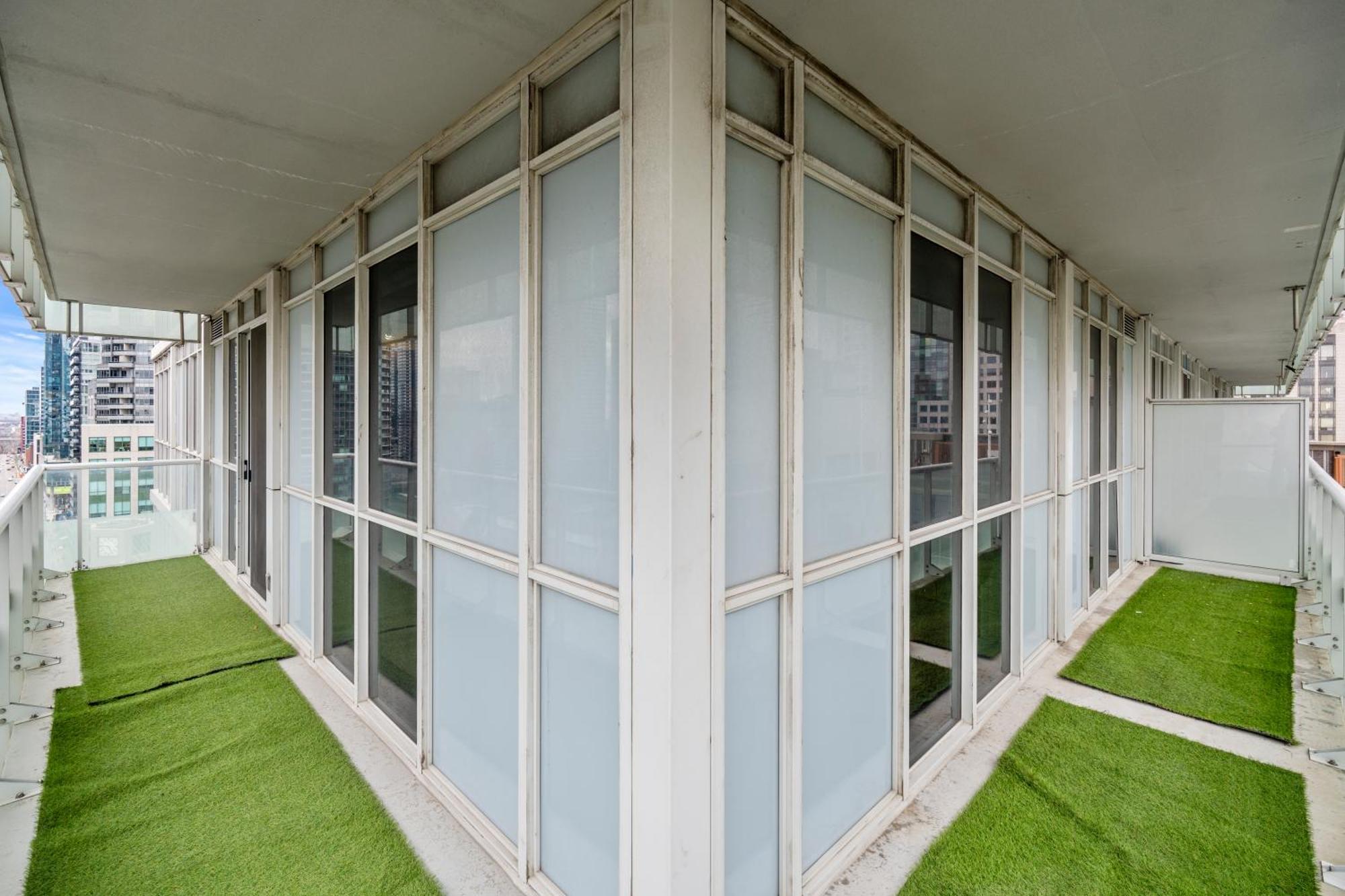 Globalstay Modern Downtown Apartment Toronto Exterior photo